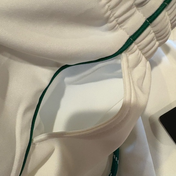 Forever 21 Womens Mid Rise Running Short-Juniors white green trim size L NWT - Picture 5 of 10